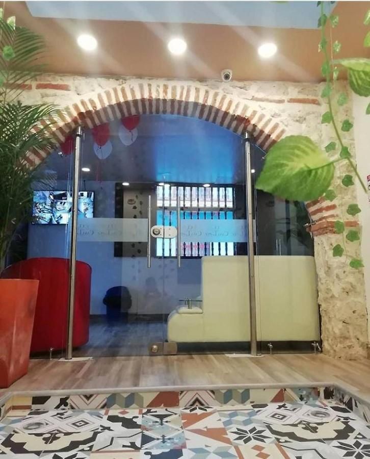 Cl En La Ciudad Antigua Con Desayuno Y A/a Cartagena